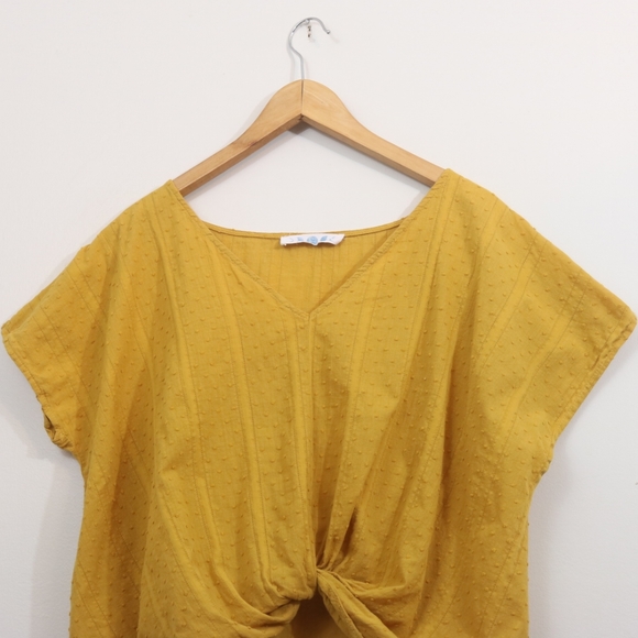 E2 Mustard Cotton Swiss Dots Crochet Lace Twisted Hem Top - Picture 2 of 10